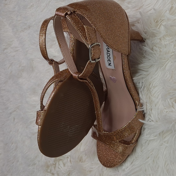 Steve Madden Girls Sandals - Picture 8 of 8